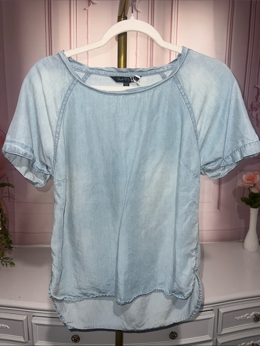 100% Tencel denim style light blue distressed short sleeve top crew neckline - Picture 5 of 5